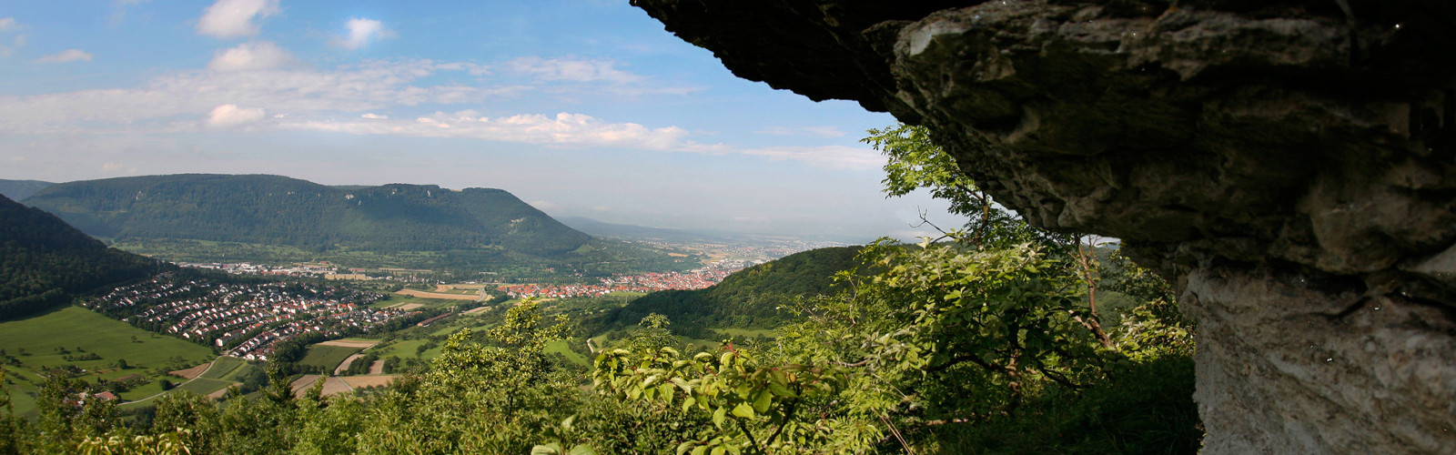 Blick vom Deckelesfels auf Dettingen-Buchhalde, Roßberg, Dettingen